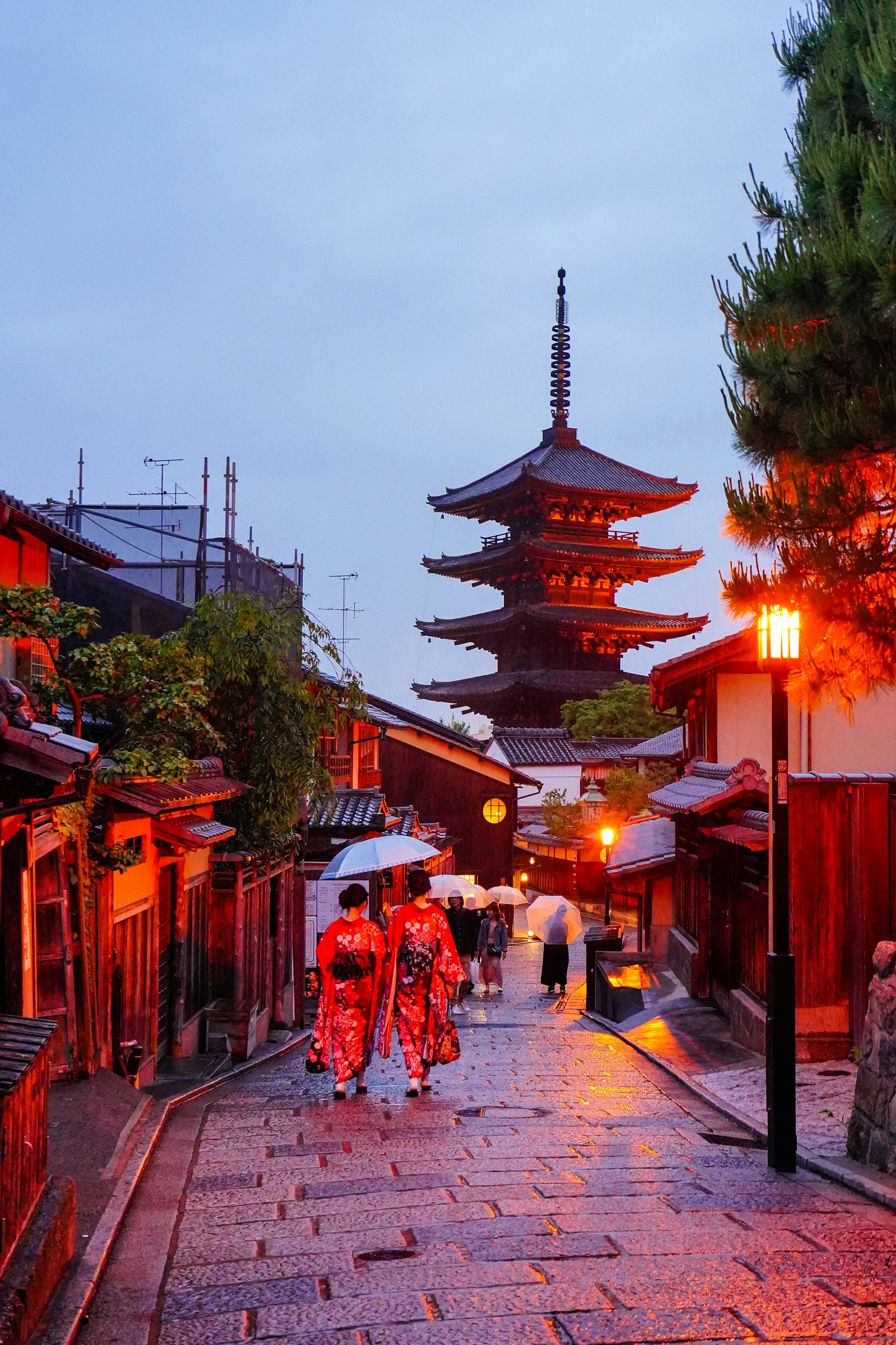 花の都（京都などの古都）
